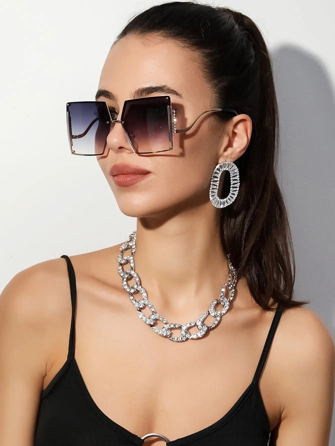 Chic Square Studded Frame Sungasses - Suncollections