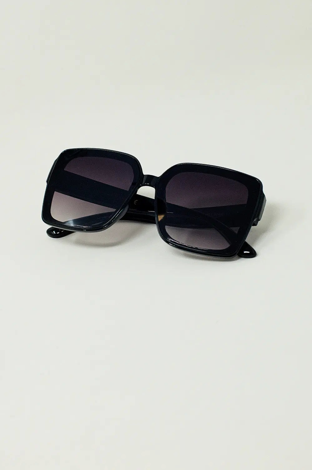 Oversized Cat Eye Sunglasess in Black - Suncollections