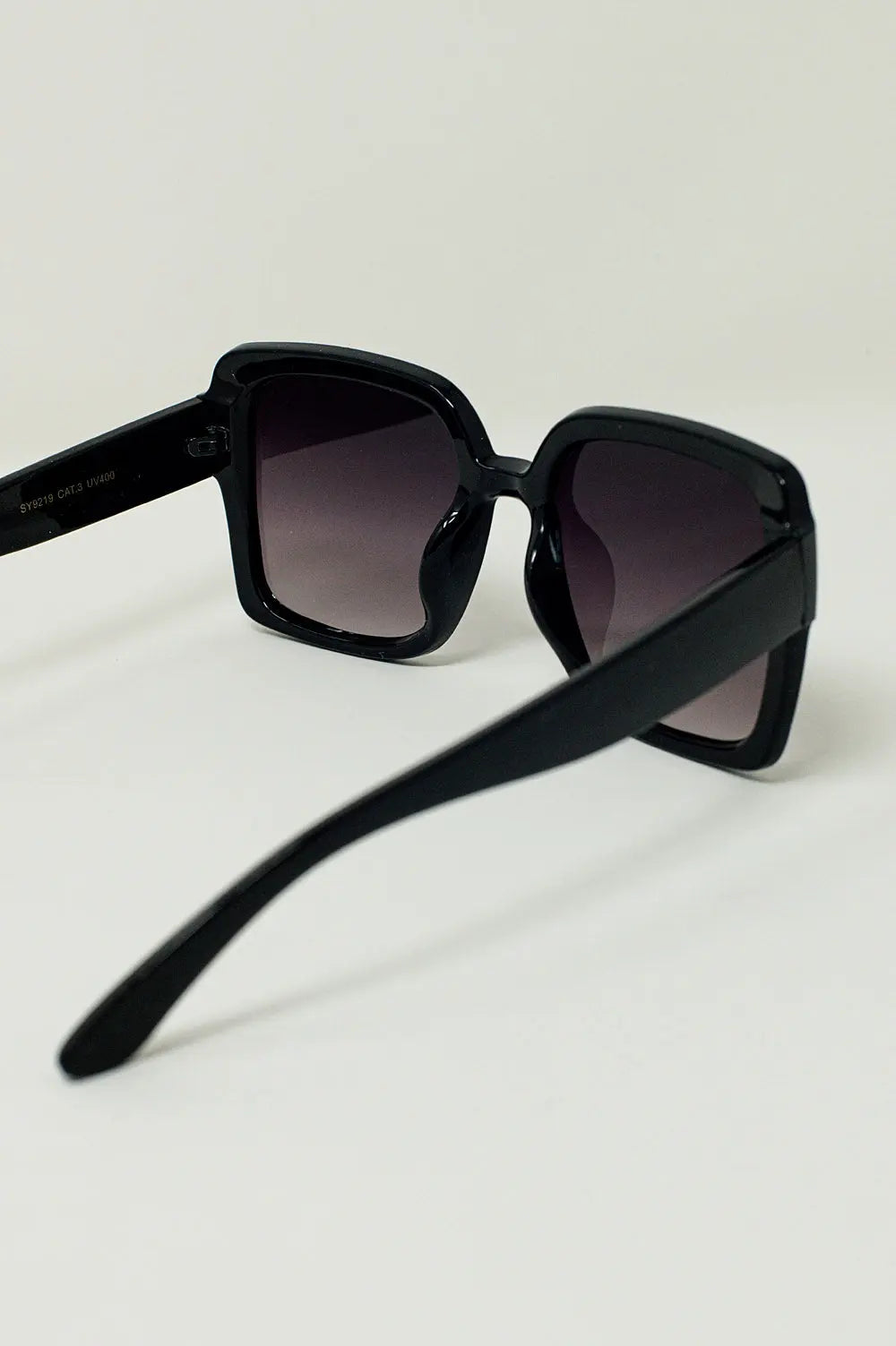 Oversized Cat Eye Sunglasess in Black - Suncollections